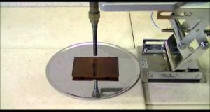 Hot-air heating of the chocolate bar