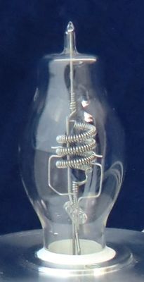 Quartz glass bulb for halogen lamps